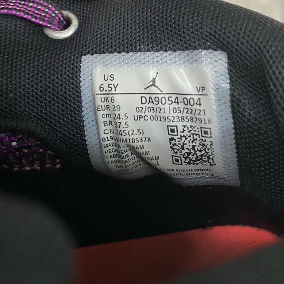 Air Jordan sneakers - Picture 7 of 7